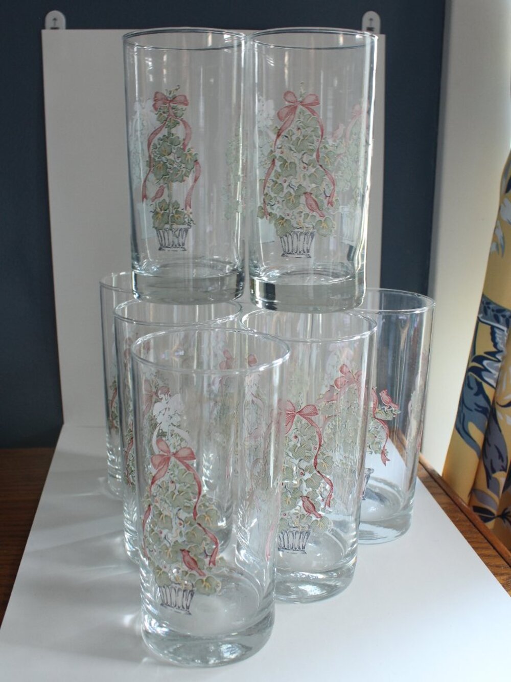 Corelle Holiday Callaway Ivy Christmas Set of 8 Glasses